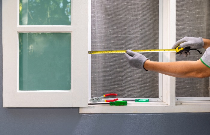 Measuring sliding glass door sizes at Baker Glass